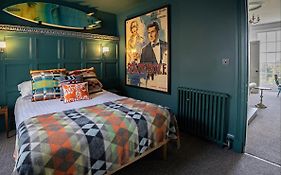 Paramount Apartments Ilfracombe, Arty Seaside Holiday Apartments