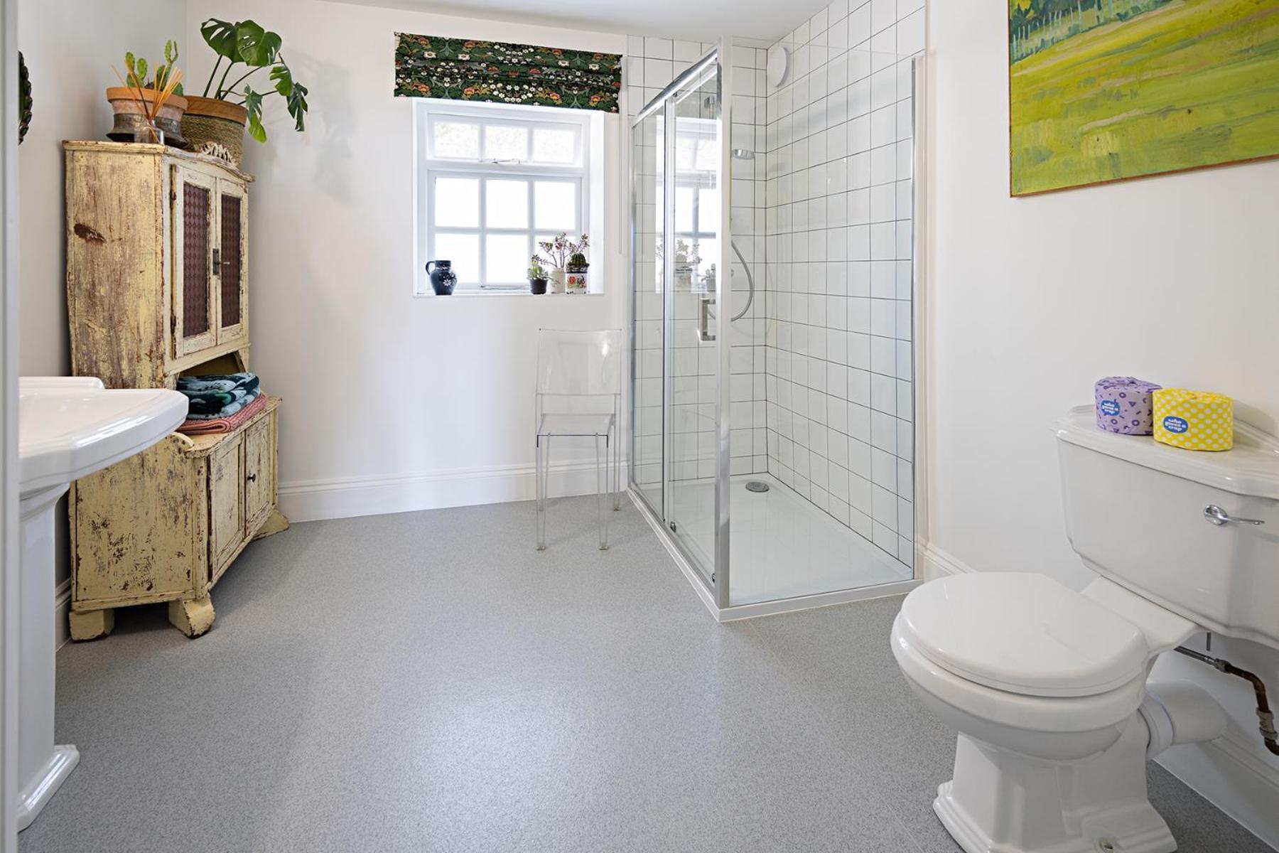 Paramount Apartments Ilfracombe, Arty Seaside Holiday Apartments Room photo